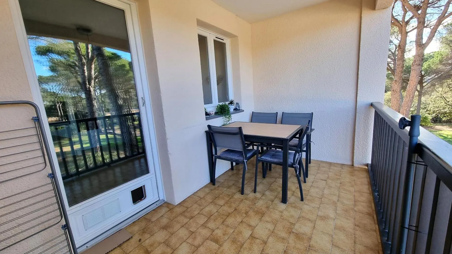 Apartment Studio 4P Vue Piscine St Raphael Valescure - Au Coeur Des Golfs Saint-Raphael  France