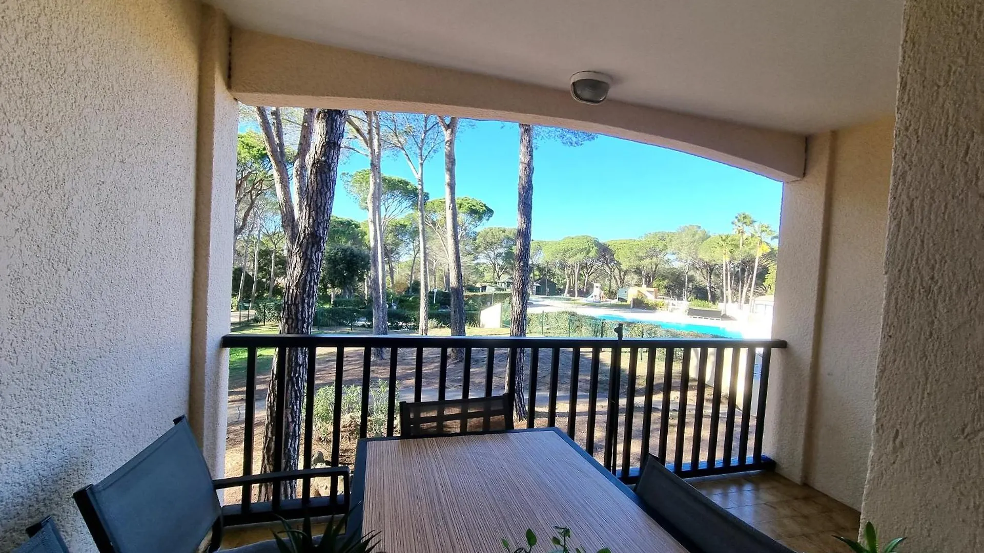 Studio 4P Vue Piscine St Raphael Valescure - Au Coeur Des Golfs Saint-Raphael  Apartment Saint-Raphael (Var)