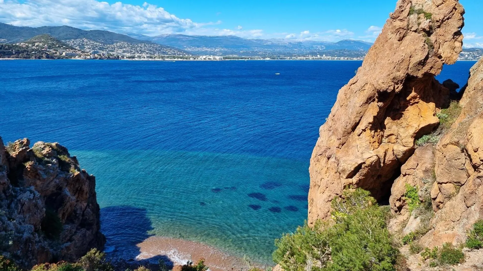Apartment Studio 4P Vue Piscine St Raphael Valescure - Au Coeur Des Golfs Saint-Raphael